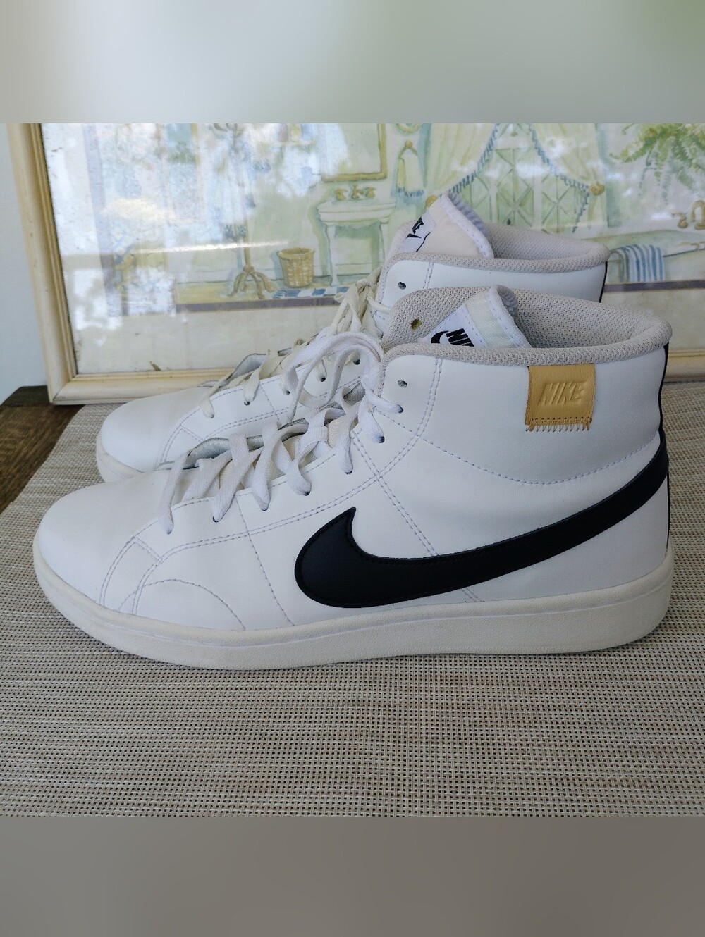 Men's Nike "Court Royale 2 Mid" White Leather/Black/Cream Casual Mids. Size 11.